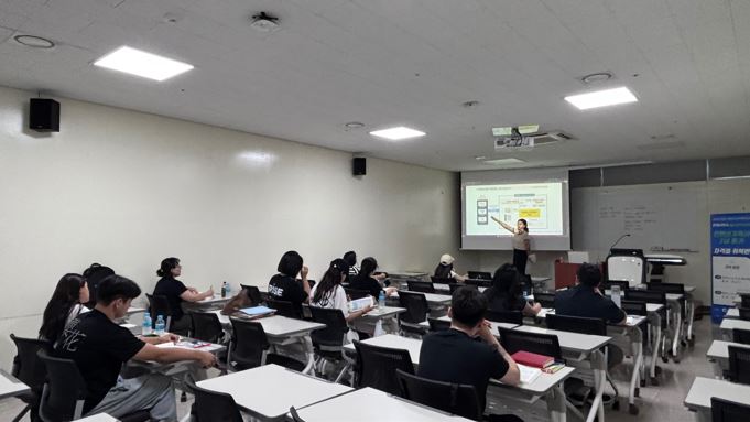 그림입니다.  원본 그림의 이름: [사진].JPG  원본 그림의 크기: 가로 681pixel, 세로 383pixel