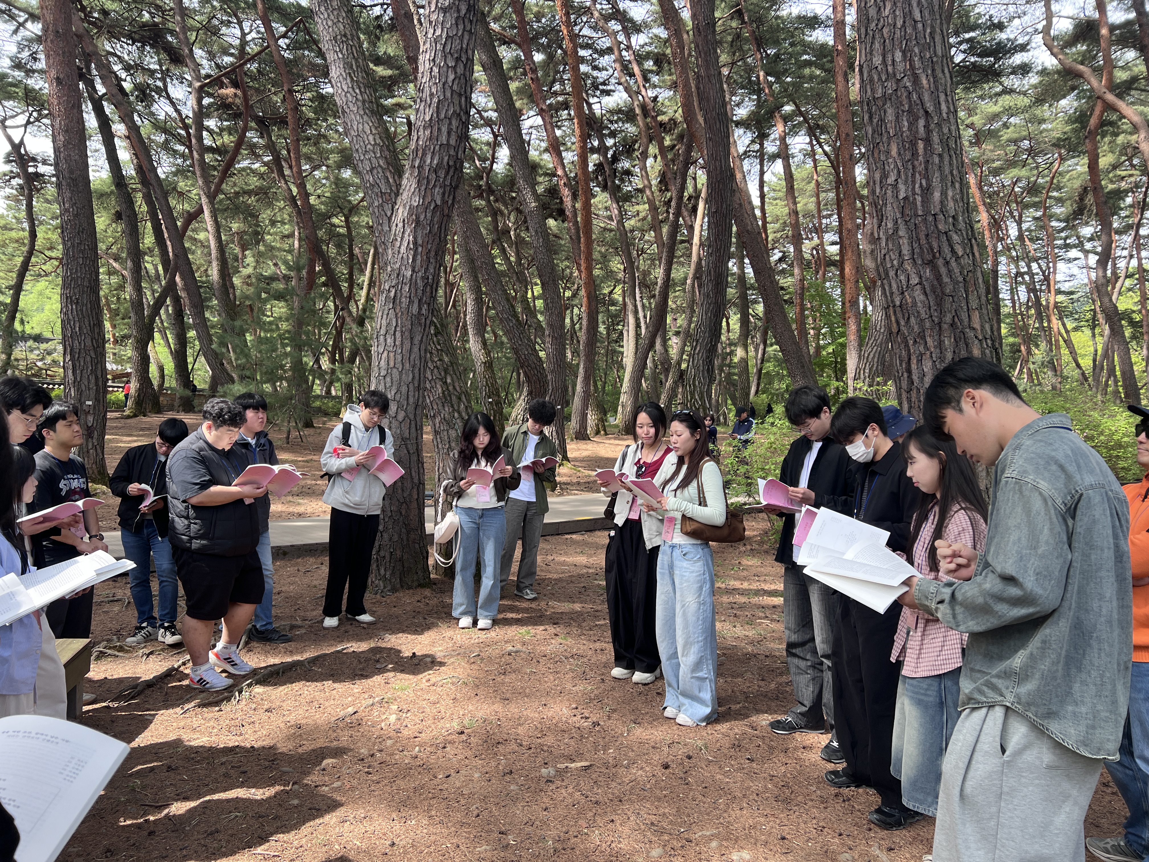 5조 엄홍도와 함께 살았던 남자, 단종 조별발제-청령포에서.jpg 첨부 이미지